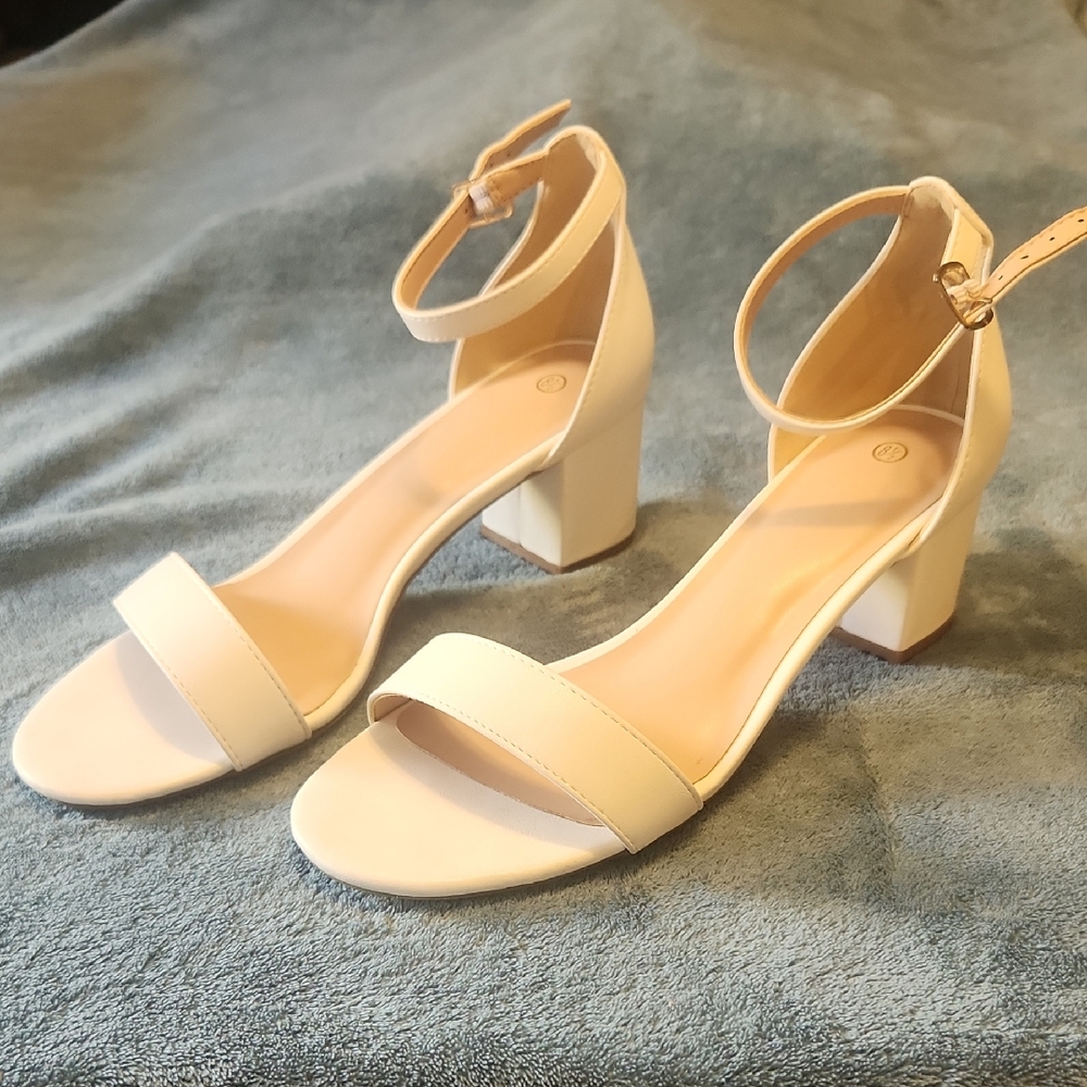 Womens Chunky Low Heel Pump White Sandal With Ankle Strap, 8.5